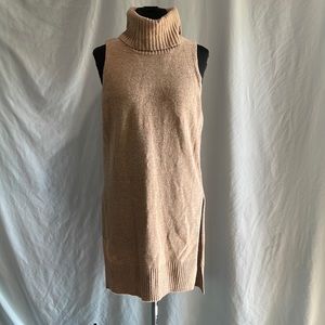 Chloe & Katie sleeveless turtleneck sweater